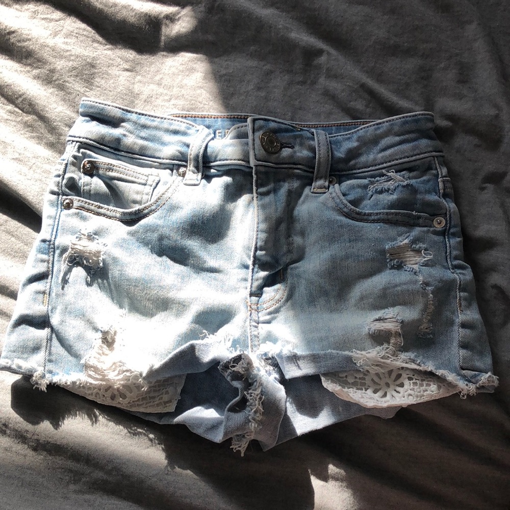 american eagle ripped jean shorts!!